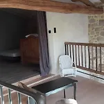 Hébergement de vacances Le Bouton D'or 3 Etoiles 8 Kms Puydufou