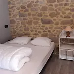 Hébergement de vacances Le Bouton D'or 3 Etoiles 8 Kms Puydufou Chambretaud