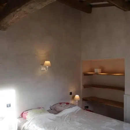 Le Bouton D'or 3 Etoiles 8 Kms Puydufou Hébergement de vacances