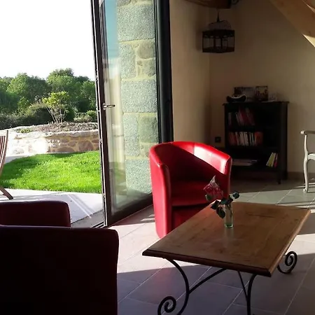 Le Bouton D'or 3 Etoiles 8 Kms Puydufou Holiday home Chambretaud