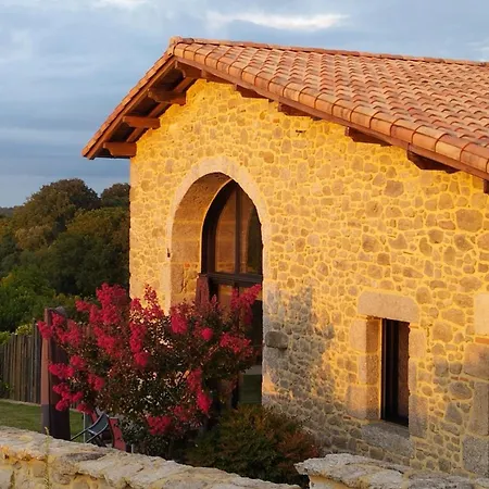 Le Bouton D'or 3 Etoiles 8 Kms Puydufou Chambretaud