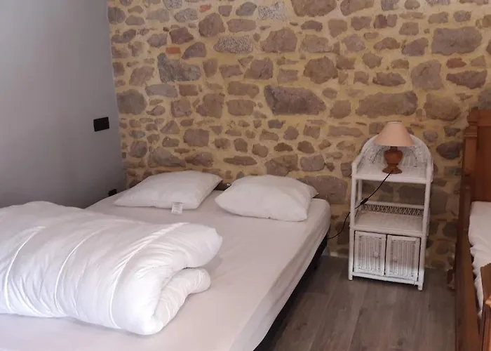 Prázdninový dům Le Bouton D'or 3 Etoiles 8 Kms Puydufou Chambretaud