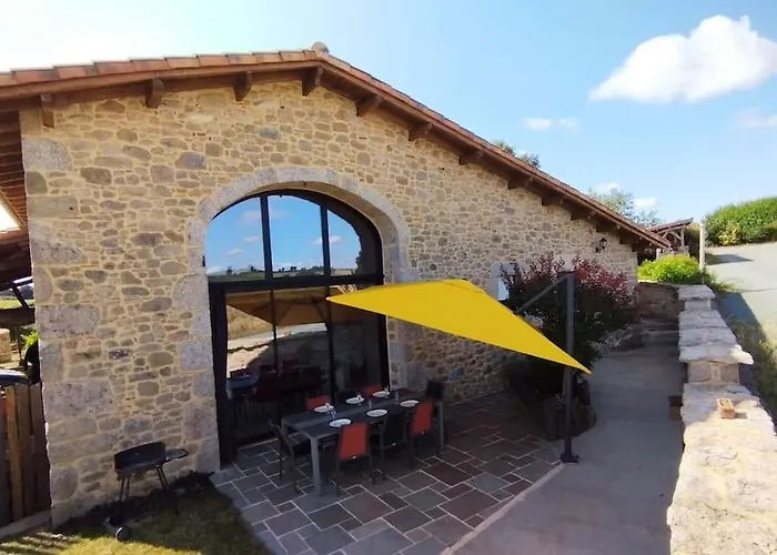 Le Bouton D'or 3 Etoiles 8 Kms Puydufou Chambretaud